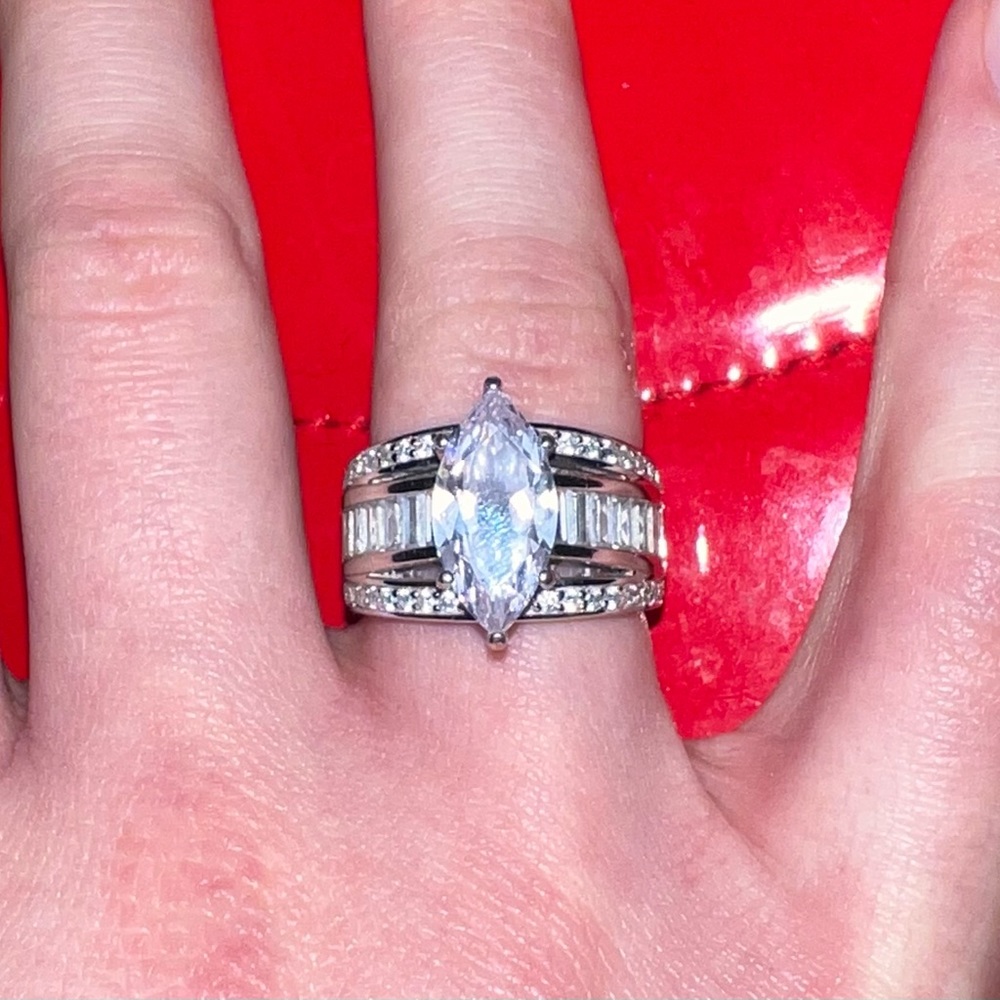 Charles Winston Marquise Cut Large CZ Sterling Silver (.925) Ring Size: 09